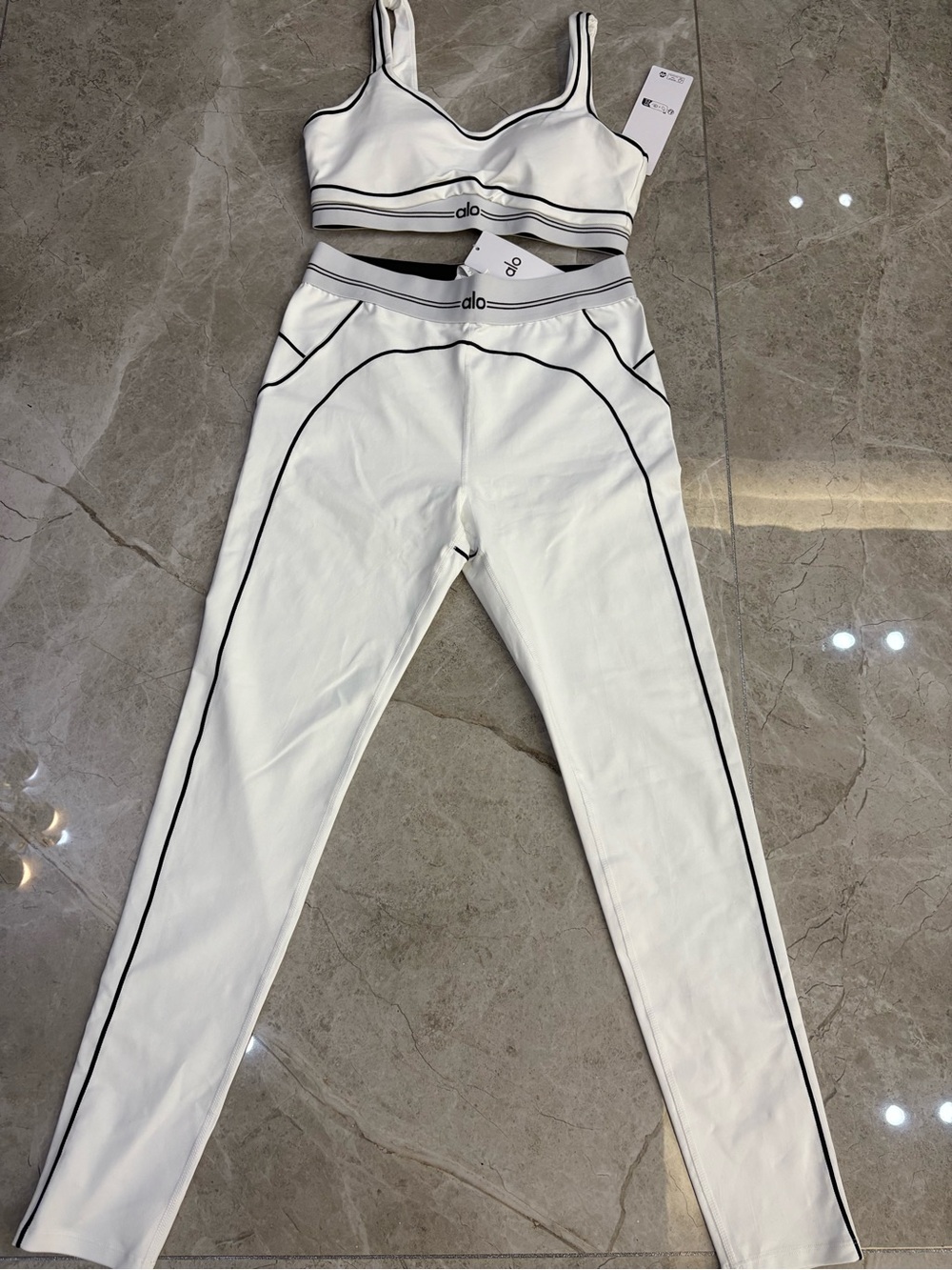 Alo White Sculpting High-Waist Leggings & Brami Set